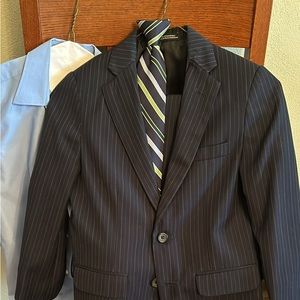 Boys size 8 navy pant suit with shirt and tie
